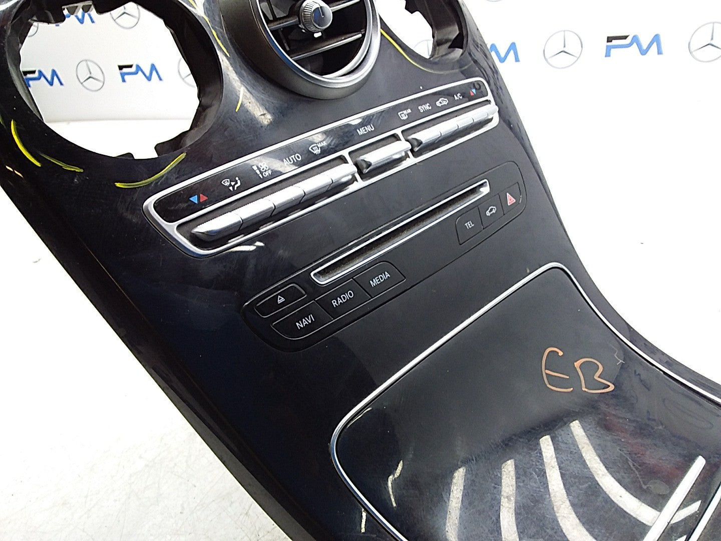 2016-2019 MERCEDES E CLASS W213 CENTRE  CONSOLE  A2054402032 FMK26 (DAMAGED)