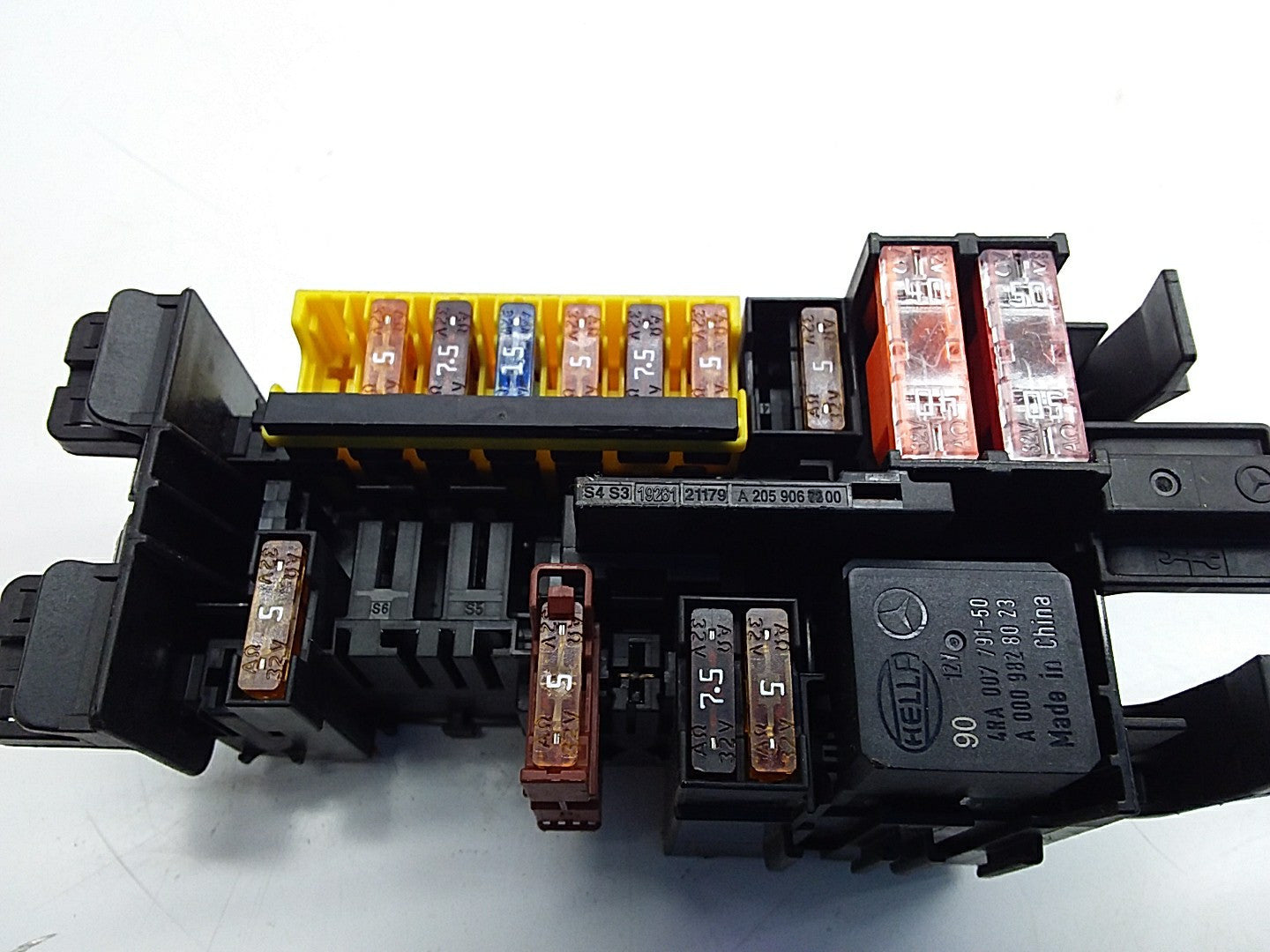 MERCEDES C CLASS FUSE RELAY BOX A2059067200 W205 2014 -2021 FMF17