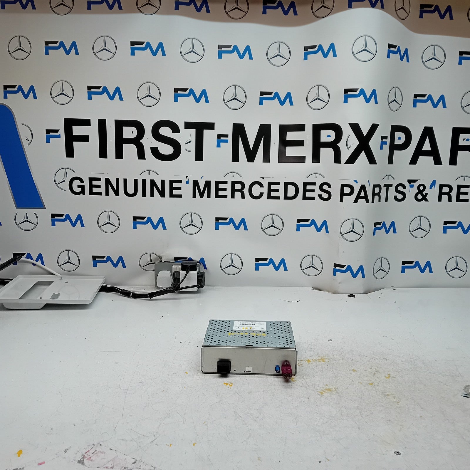 Mercedes Benz S Class Radio Tuner Box W222  2014-2021 A2229001408 FM00905