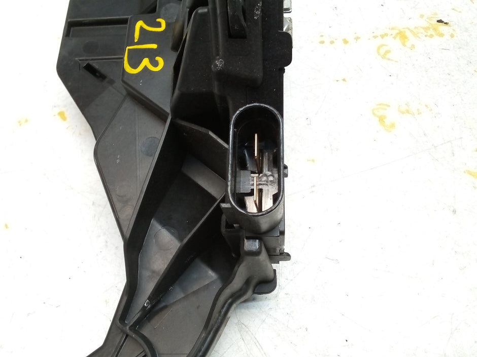 Mercedes E-CLASS W213 Fuse Relay Junction Box A2135400750 FM00789