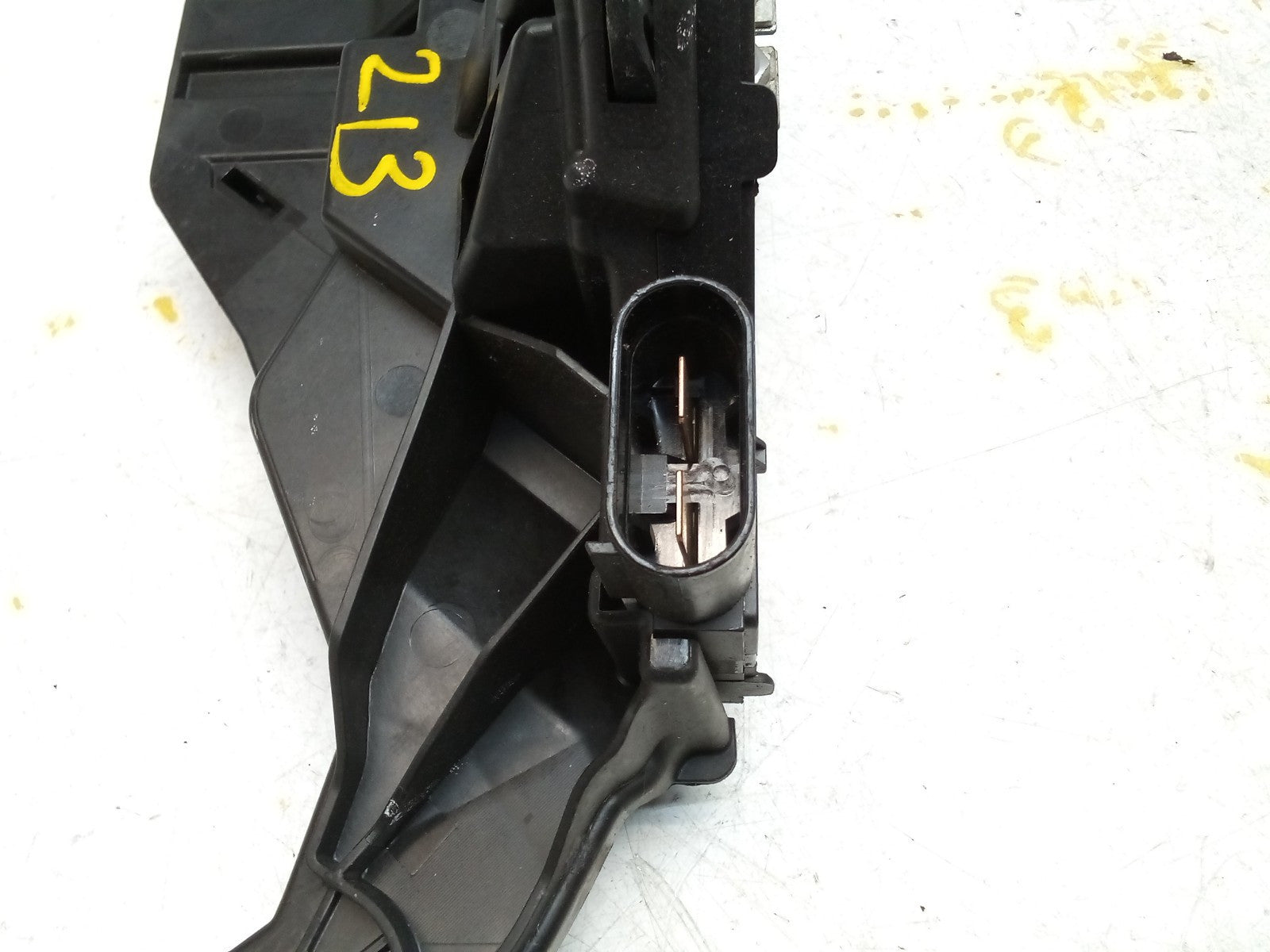 Mercedes E-CLASS W213 Fuse Relay Junction Box A2135400750 FM00789