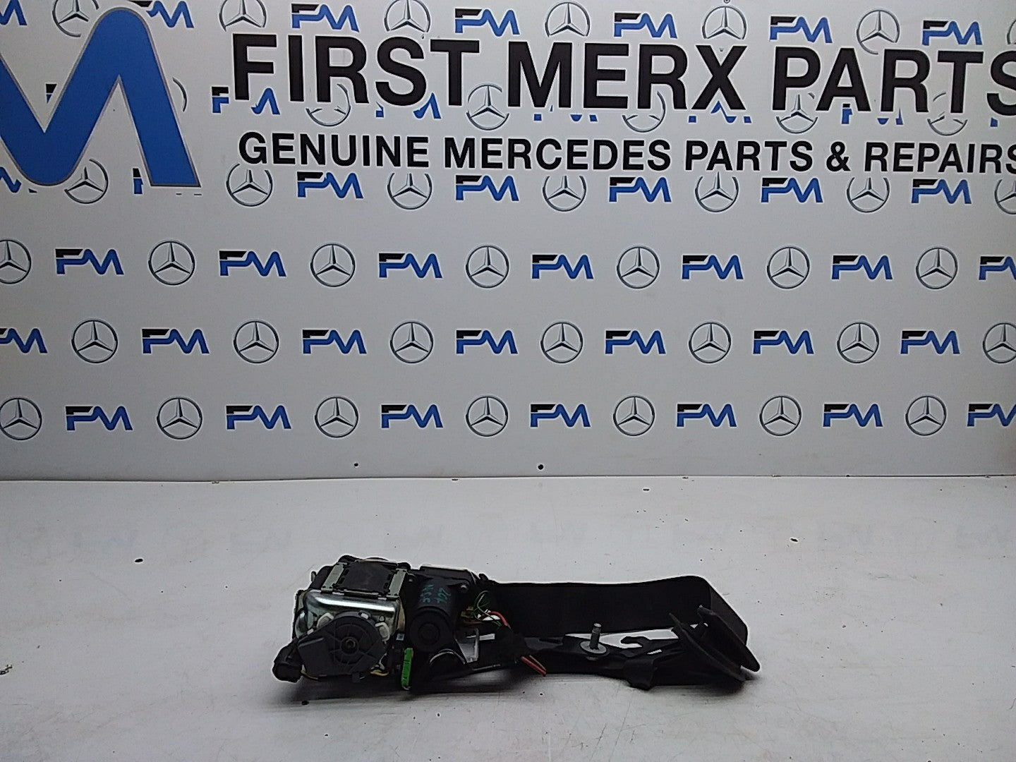 MERCEDES C-CLASS W204 SEAT BELT FRONT LEFT PASSENGER SIDE A2048680022 FMS201 NSF