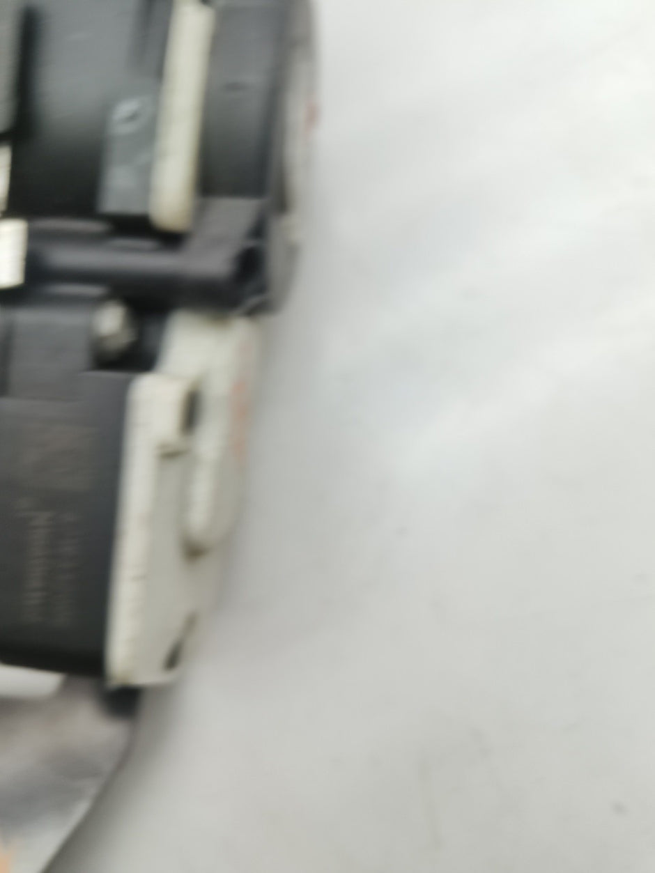 MERCEDES E CLASS W212  SEAT BELT FRONT LEFT PASSENGER SIDE A2128609185 FMS18 NSF