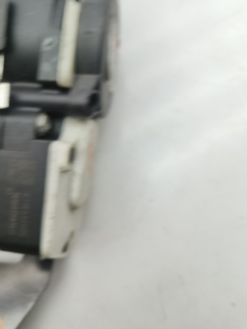 MERCEDES E CLASS W212  SEAT BELT FRONT LEFT PASSENGER SIDE A2128609185 FMS18 NSF