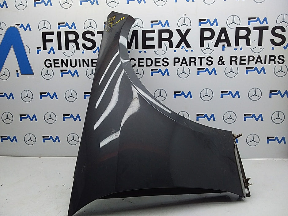 MERCEDES  E-CLASS W212 OS RIGHT DRIVER SIDE WINGS FMW23 (DAMAGED)