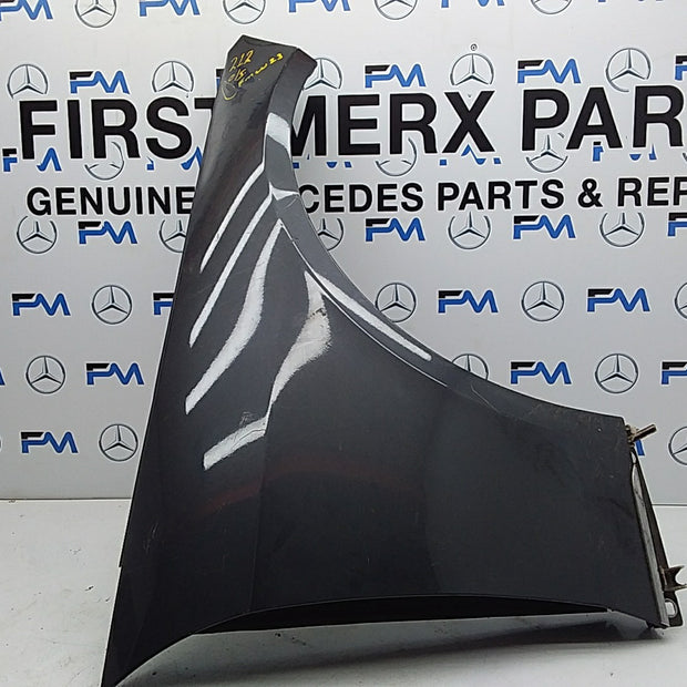MERCEDES  E-CLASS W212 OS RIGHT DRIVER SIDE WINGS FMW23 (DAMAGED)