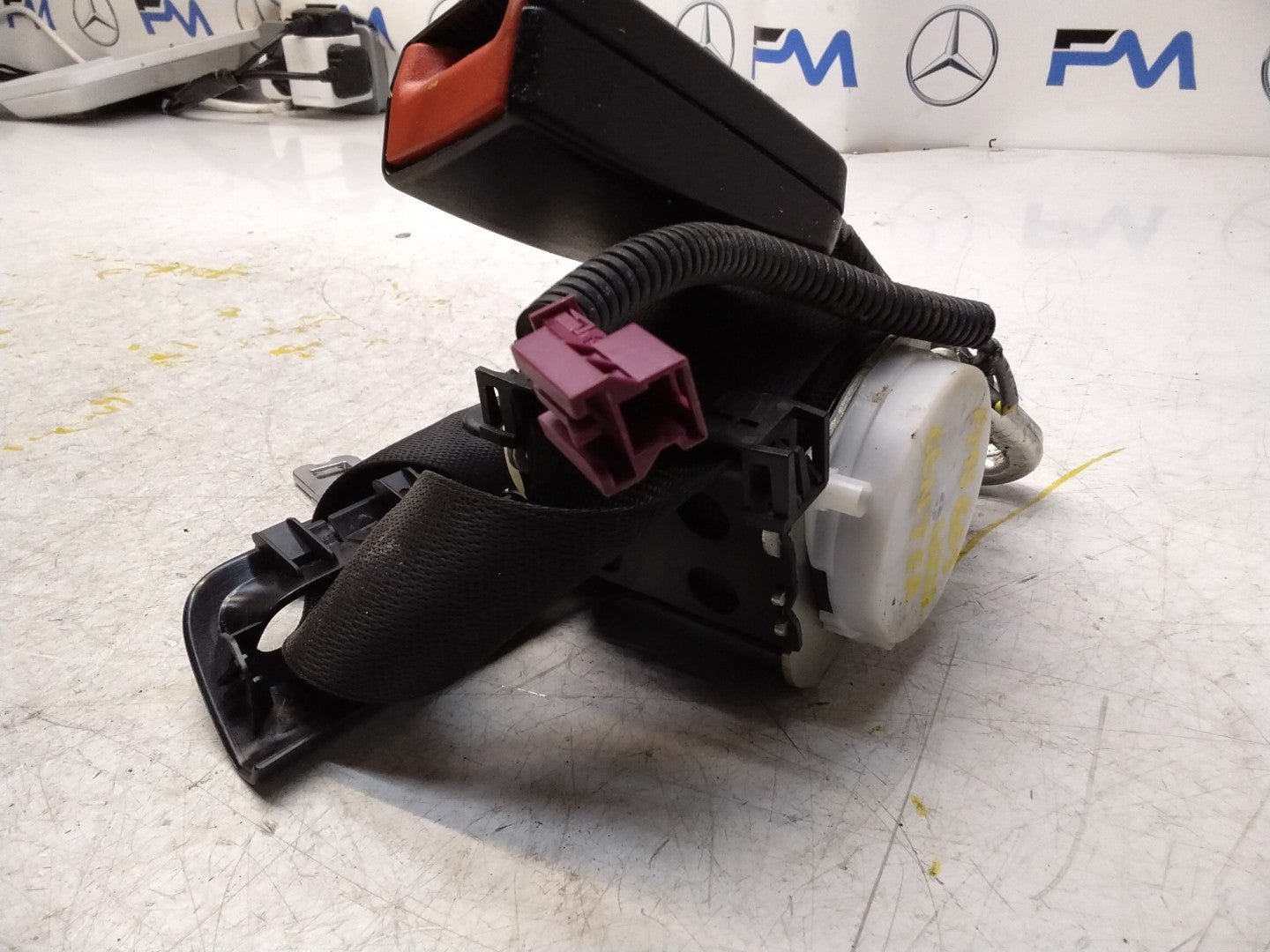 MERCEDES S CLASS W222 SEAT BELT CENTER MIDDLE REAR A2228601085 FMS665 