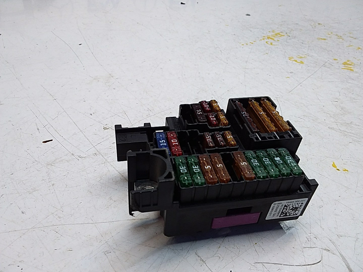 MERCEDES BENZ E-CLASS W213 2016 ONWARDS  FUSE RELAY BOX A2135400414 FMF117