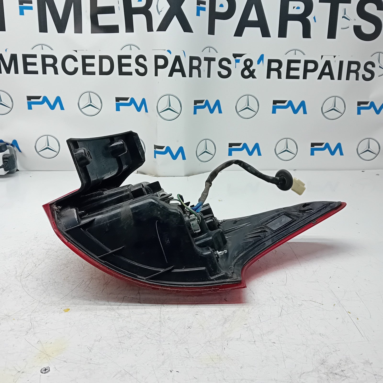 MITSUBISHI OUTLANDER MK3 2015-19 PASSENGER SIDE NS OUTER REAR TAIL LIGHT FMT135
