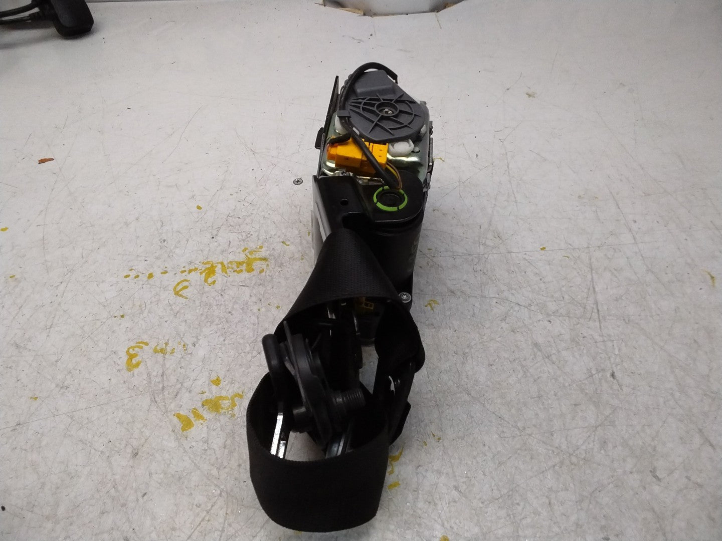 MERCEDES BENZ W205 C CLASS FRONT LEFT SEAT BELT A2058606300 FMS343 NSF