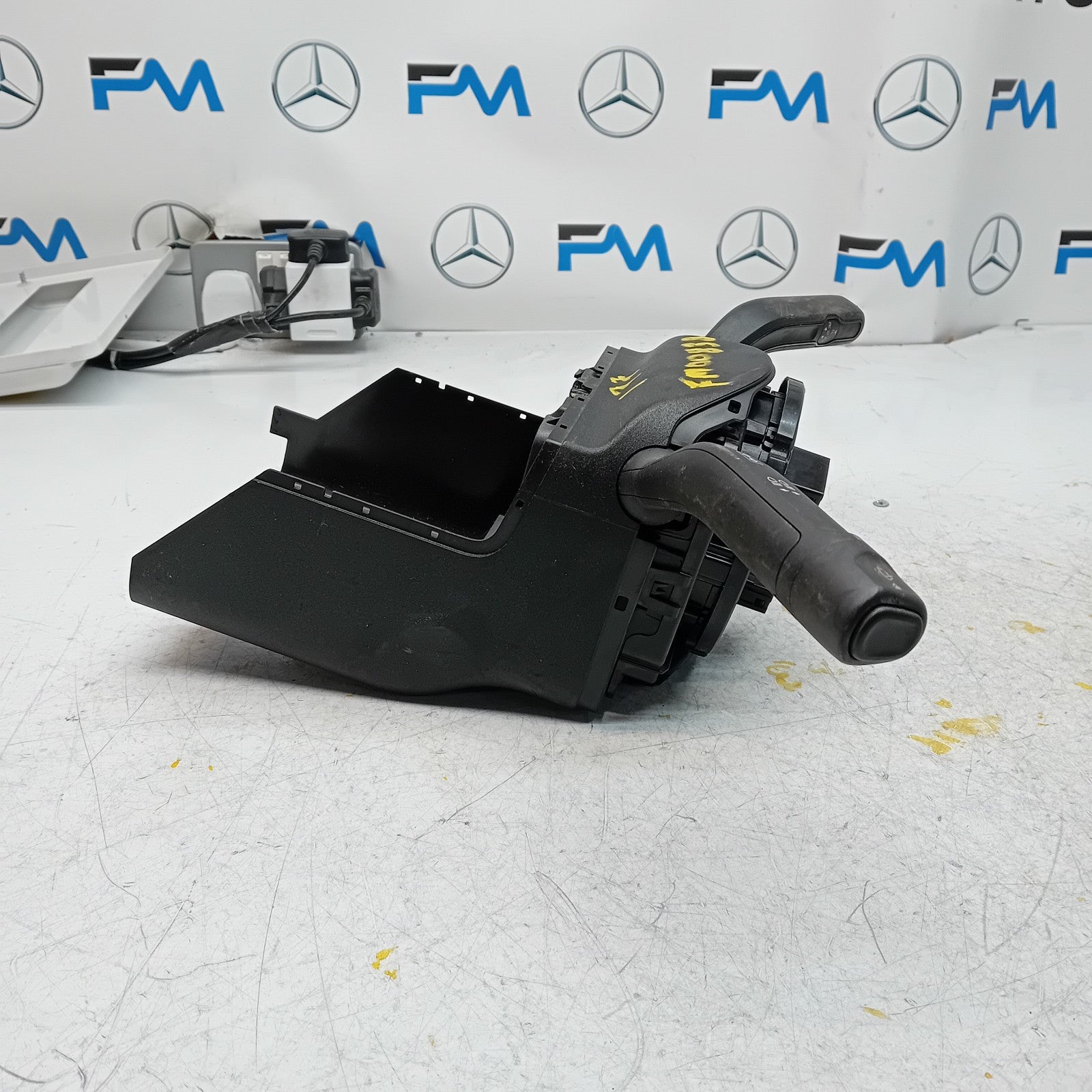 Mercedes  A-CLASS W177 INDICATOR/WIPER GEAR SELECT + SQUIB A1779003902 FM00838