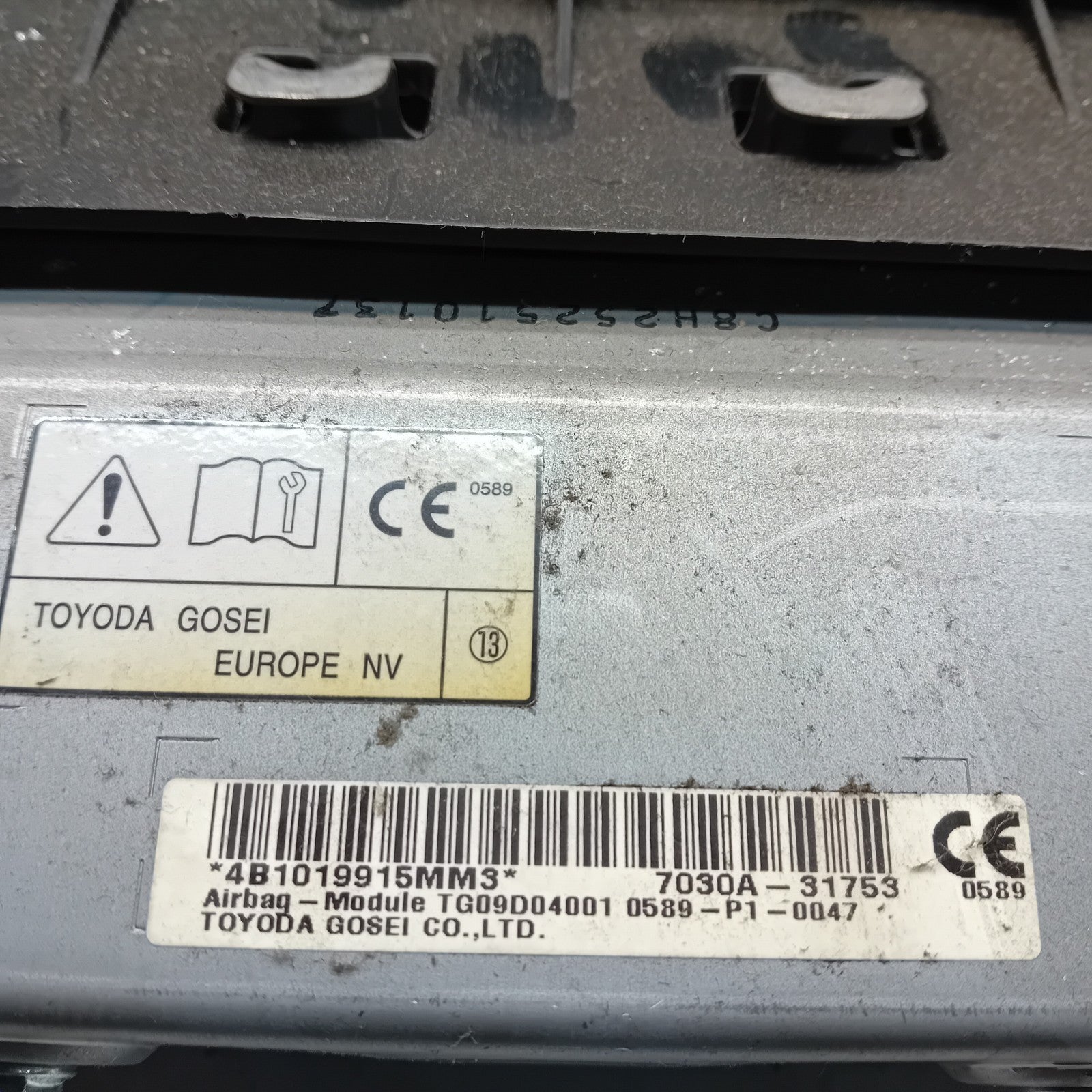 MITSUBISHI OUTLANDER MK3 KNEE AIR SRS BAG RIGHT DRIVER SIDE 7030A-31753 FM00993