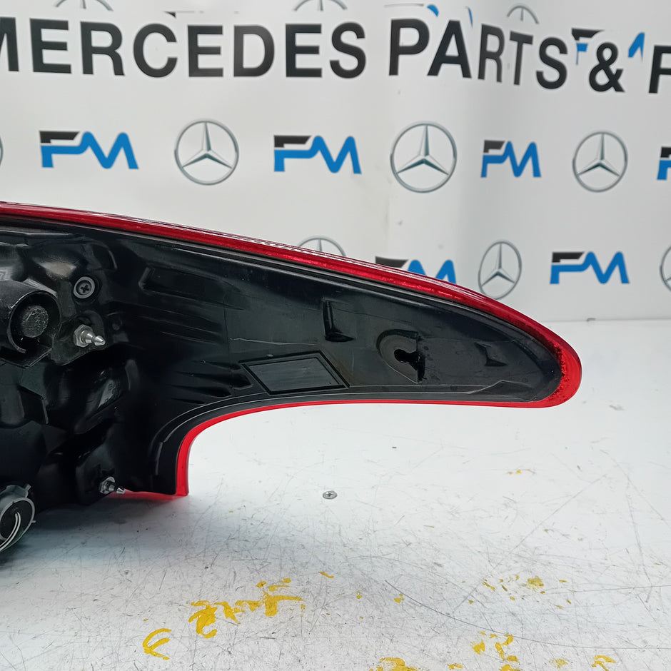 MITSUBISHI OUTLANDER PASSENGER SIDE NS REAR TAIL LIGHT FMT190 HALF LED