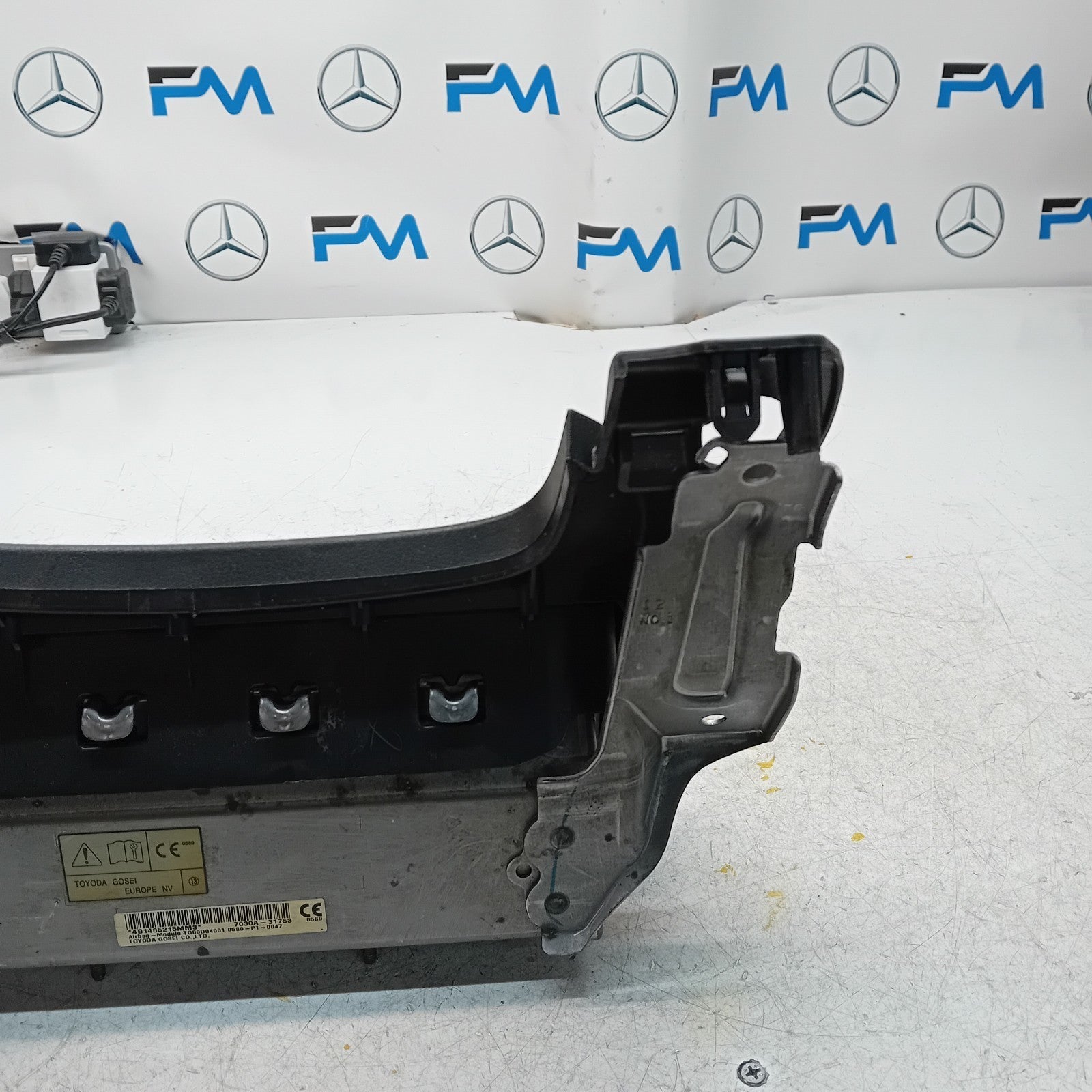 MITSUBISHI OUTLANDER MK3 KNEE AIR SRS BAG RIGHT DRIVER SIDE 7030A-31753 FM00986