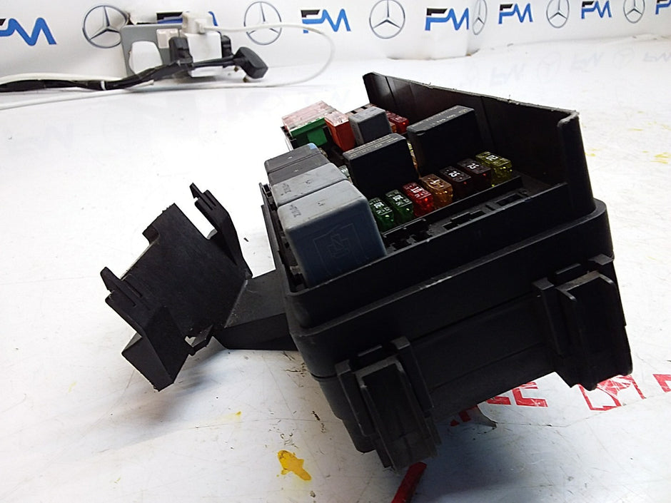 MERCEDES BENZ M-CLASS W164 2005-2011  FUSE RELAY BOX A1645403072 FMF118