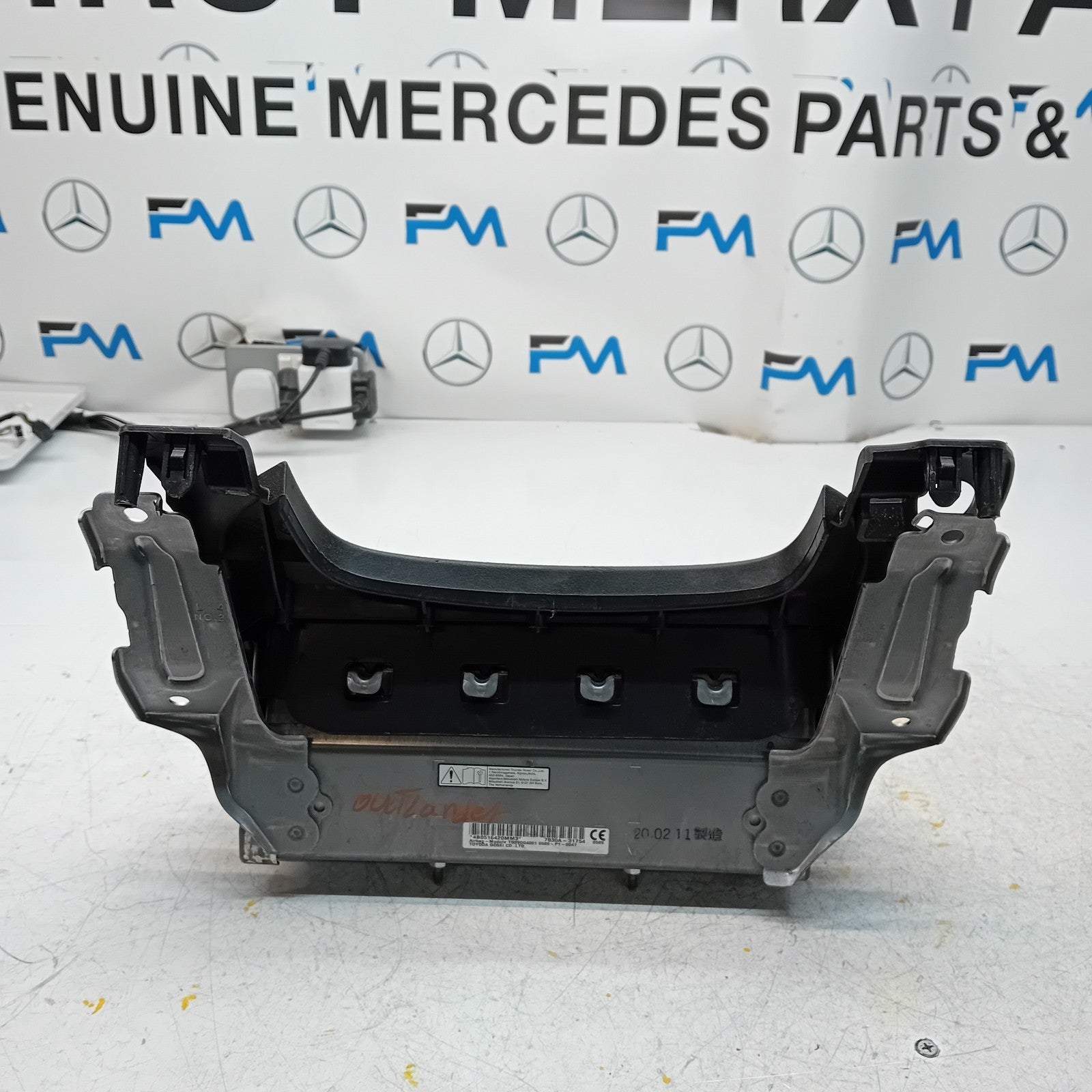 MITSUBISHI OUTLANDER MK3 KNEE AIR SRS BAG RIGHT DRIVER SIDE 7030A-31754 FM00985