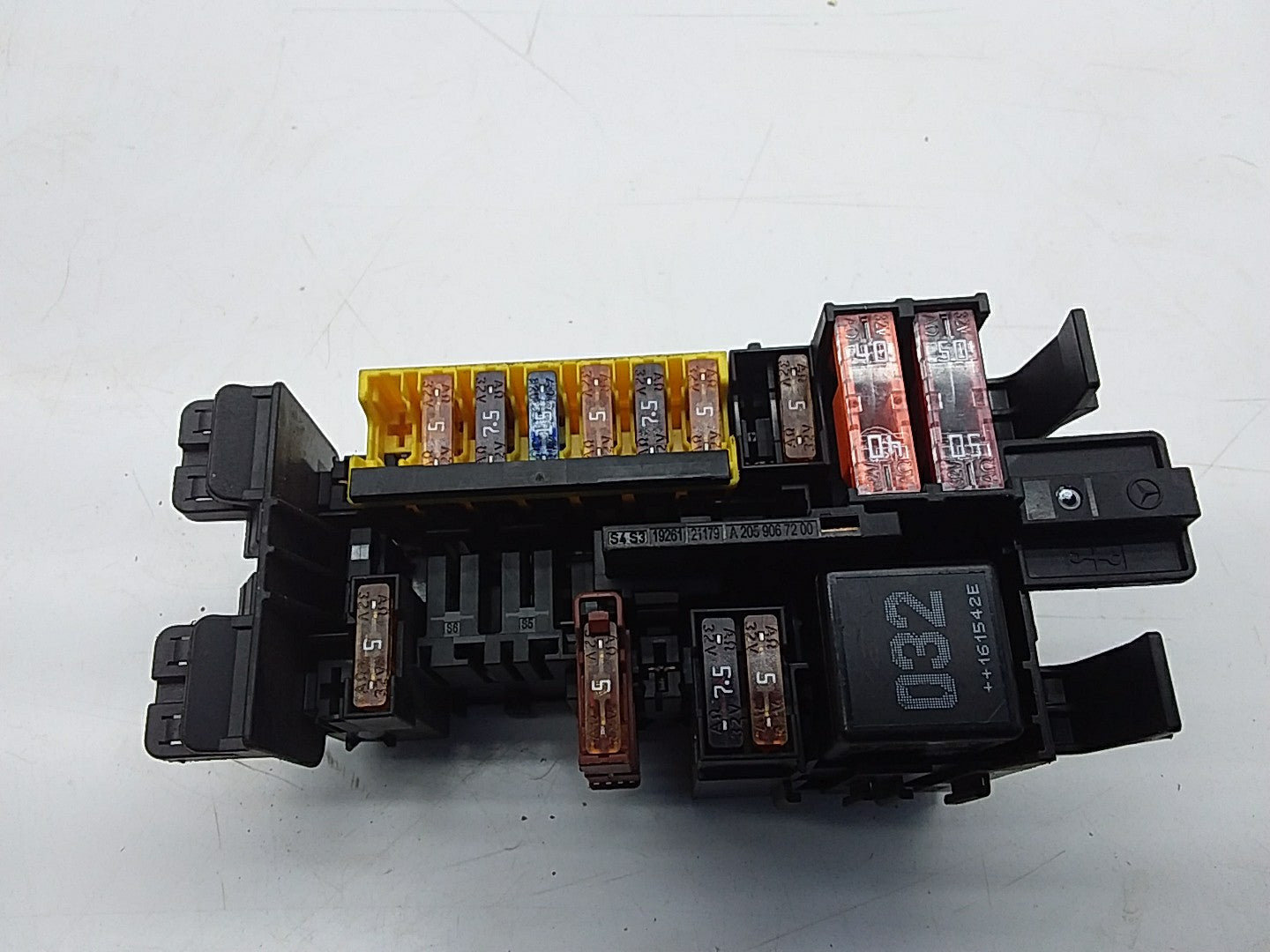 MERCEDES C CLASS FUSE RELAY BOX A2059067200 W205 2014 - 2021 FMF23