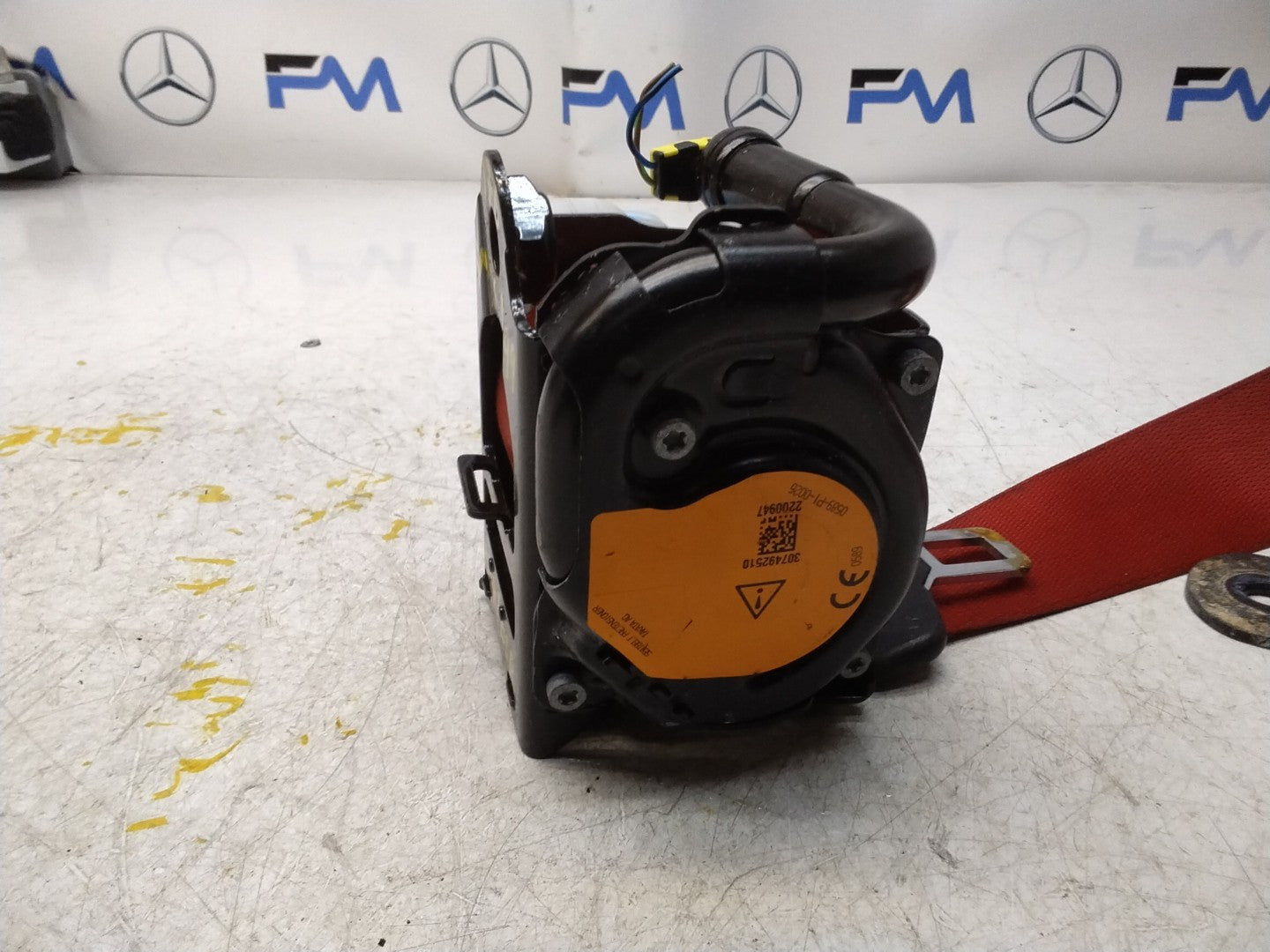 MERCEDES A CLASS W176 REAR L / R SIDE SEAT BELT A1768602385 FMS199 NSR OSR