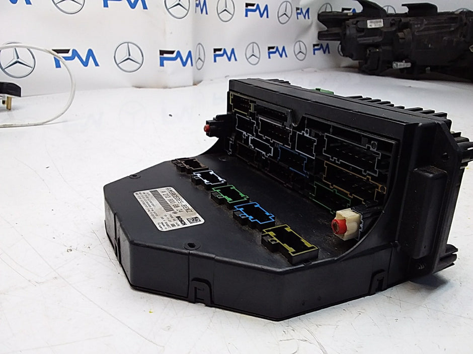 Mercedes E-CLASS W212 Fuse  Box RELAY A2129006824 FMF97