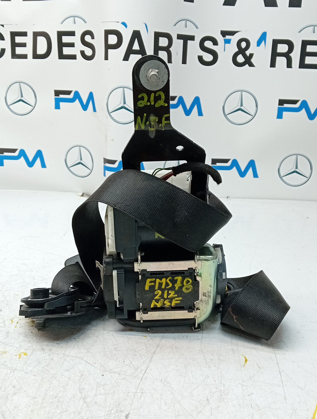 MERCEDES E CLASS W212  SEAT BELT FRONT LEFT PASSENGER SIDE A2128608585 FMS78 NSF