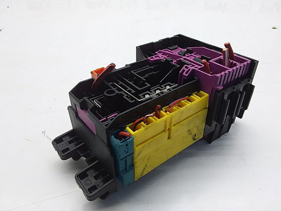 MERCEDES C CLASS FUSE RELAY BOX A2059067200 W205 2014-2021 FMF20
