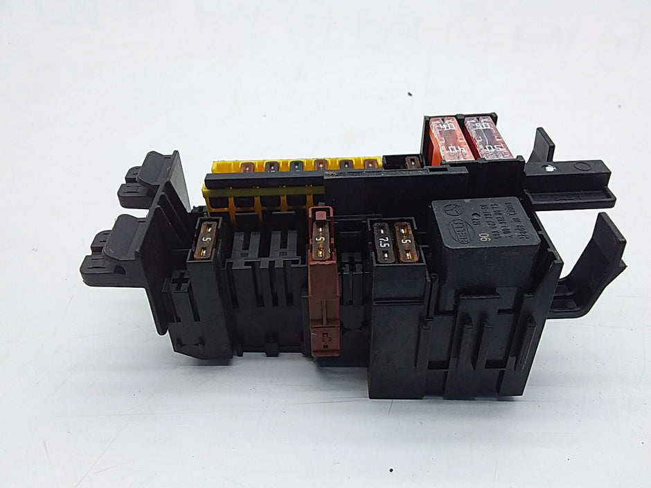 MERCEDES C CLASS FUSE RELAY BOX A2059067200 W205 2014-2021 FMF14