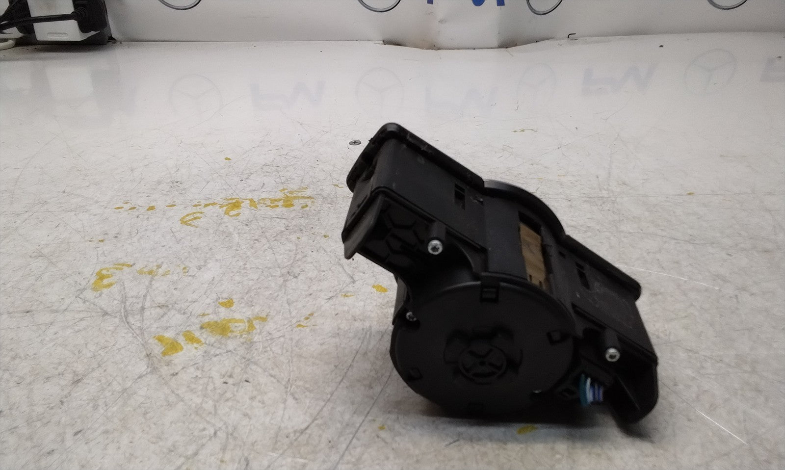 MERCEDES C-CLASS W204 HEADLIGHT CONTROL SWITCH 2014 A2049053103 FM001024