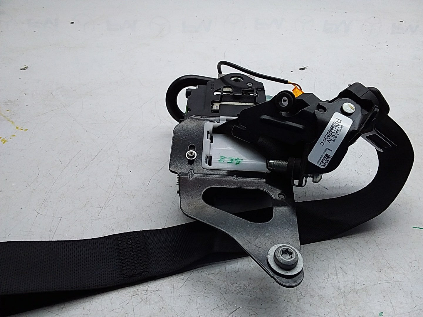 MERCEDES E-CLASS W238 SEAT BELT FRONT RIGHT DRIVER SIDE A2388602900 FMS251 OSF