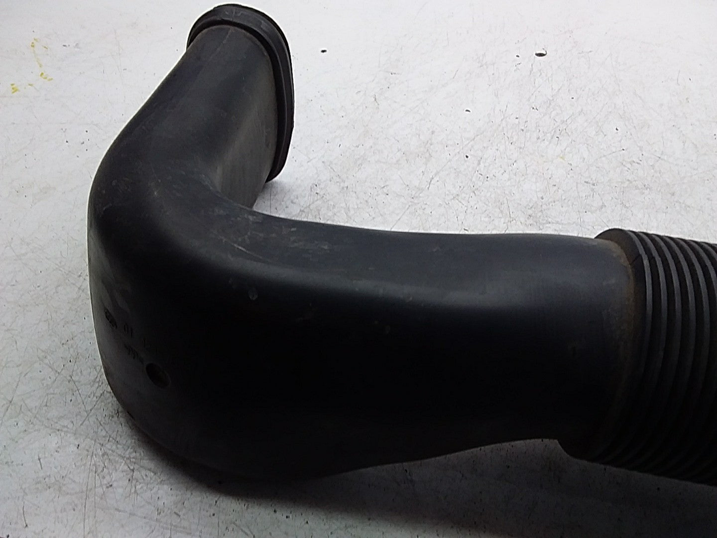 MERCEDES-BENZ E-CLASS A212 AIR INTAKE TUBE A6510903437 FMI02