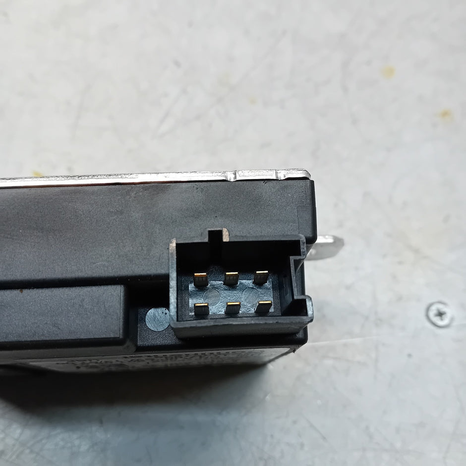 MERCEDES C-CLASS W205 FUEL PUMP CONTROL MODULE A0009003206 FM00916
