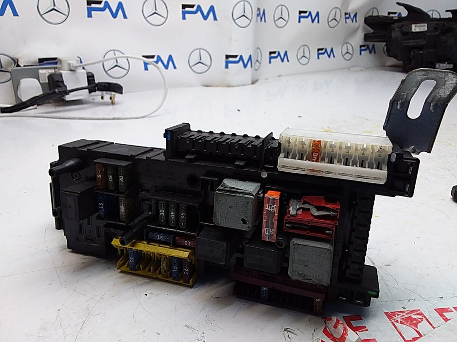 MERCEDES E-CLASS W212 FUSE  BOX RELAY A2129004201  FMF101