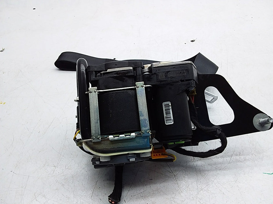 MERCEDES E-CLASS W238 SEAT BELT FRONT RIGHT DRIVER SIDE A2388602900 FMS252 OSF