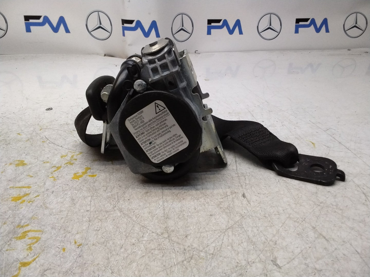 MERCEDES E CLASS SEAT BELT REAR RIGHT AND LEFT A2078602385 C207 FMS454 NSR OSR