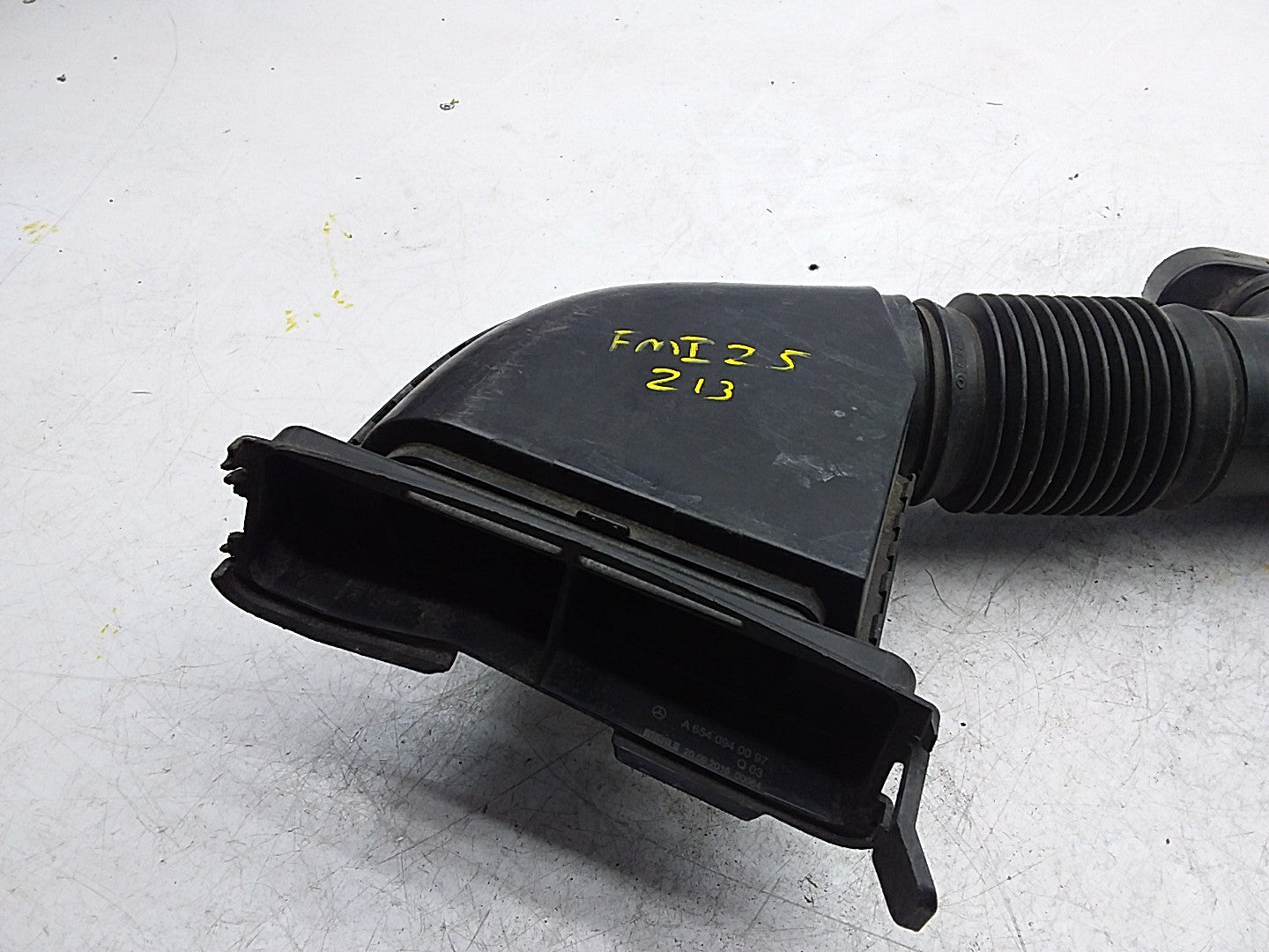 MERCEDES BENZ E-CLASS W213 AIR INTAKE TUBE A640940097 FMI25