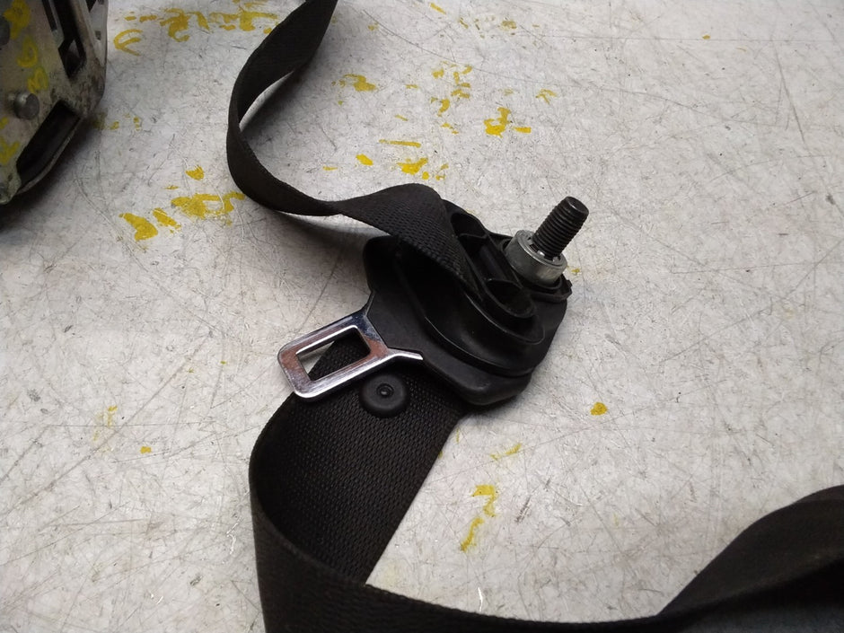 MERCEDES GLE W166 SEAT BELT REAR RIGHT DRIVER SIDE A1668603285 FMS368 OSR