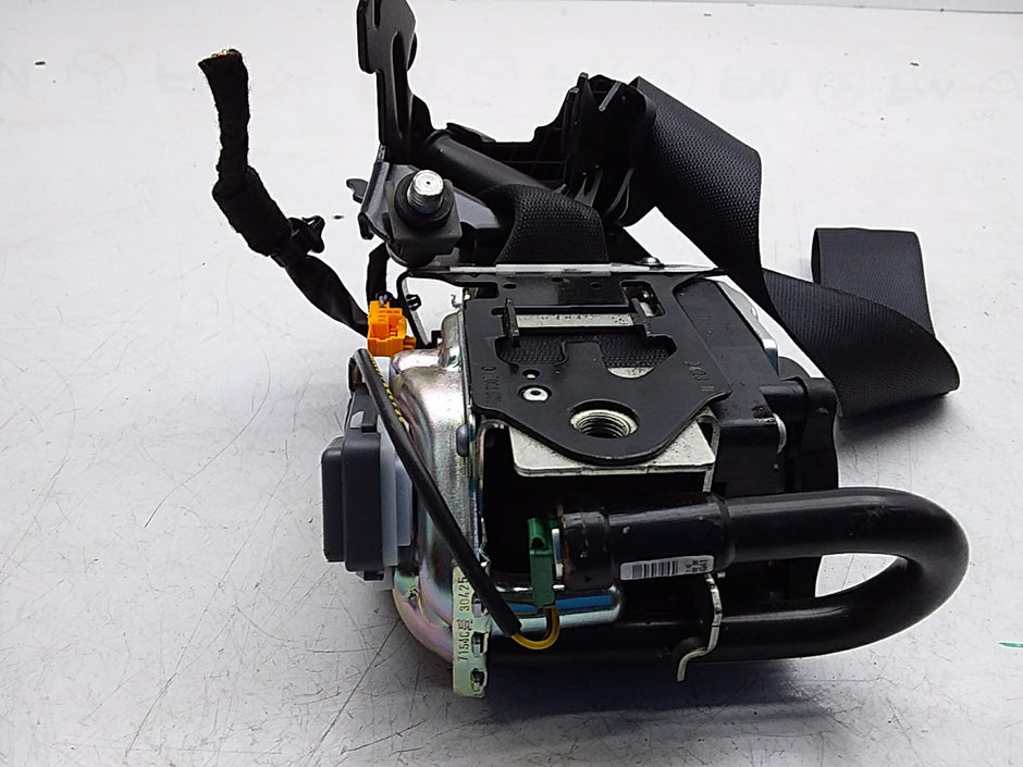 MERCEDES E-CLASS W238 SEAT BELT FRONT LEFT PASSENGER SIDE A2388602800 FMS259 NSF