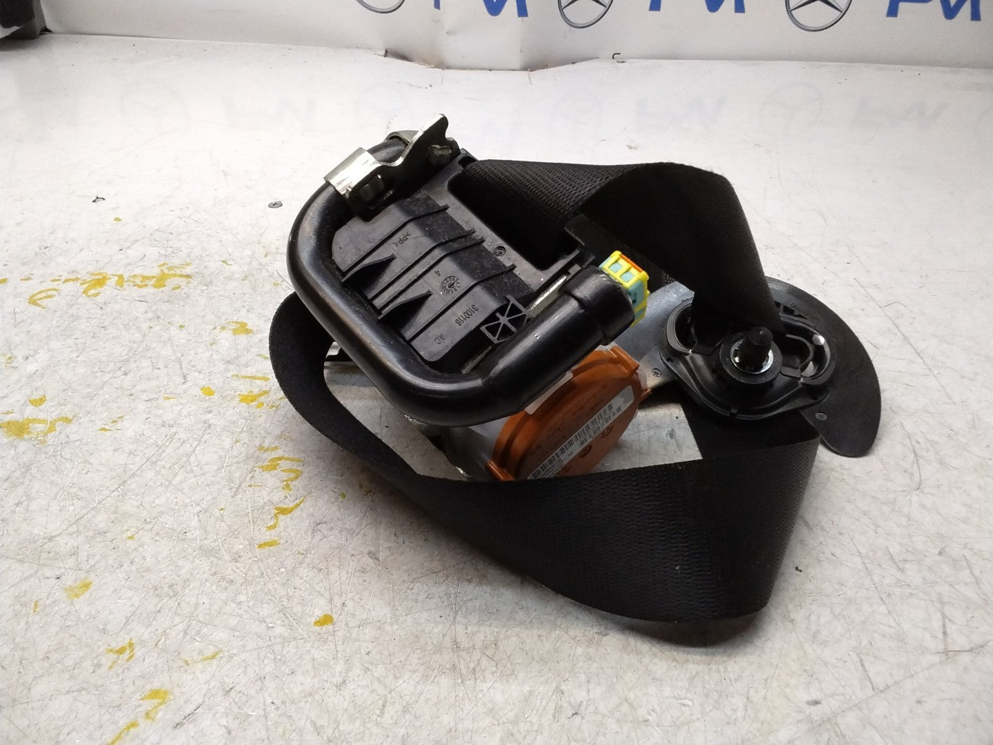 MERCEDES A-CLASS  FRONT RIGHT SEAT BELT WITH PRETENSIONER A1778600800 FMS407 OSF