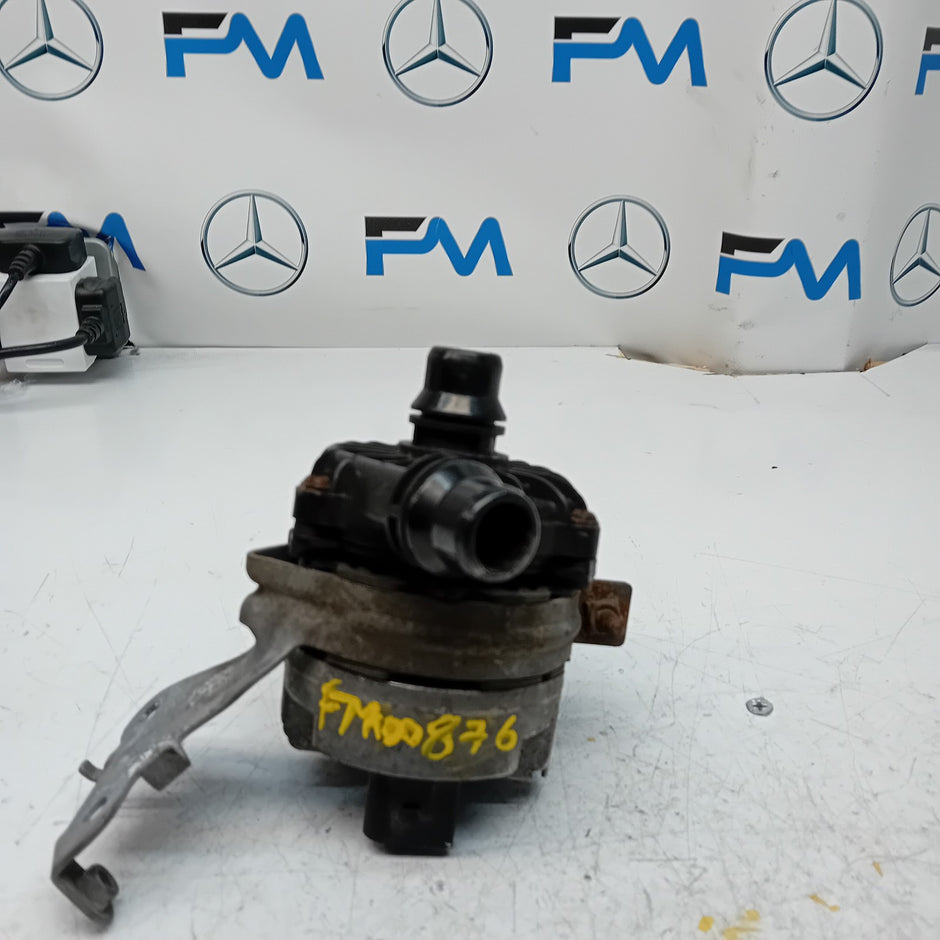Mercedes C-CLASS W205 ELECTRIC COOLANT WATER PUMP A2055013001 FM00876