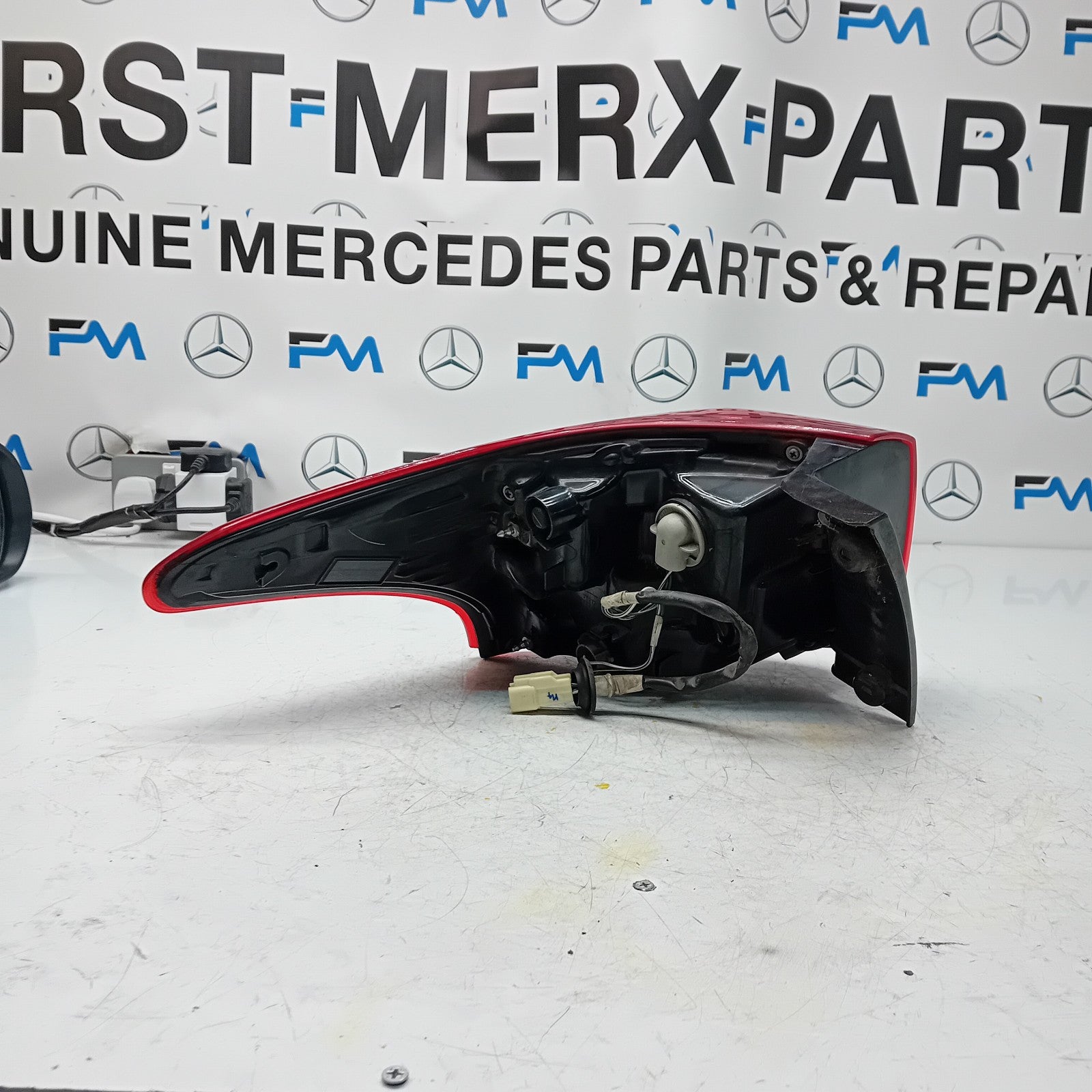 MITSUBISHI OUTLANDER MK3 2015-19 DRIVER SIDE OS OUTER REAR TAIL LIGHT FMT148