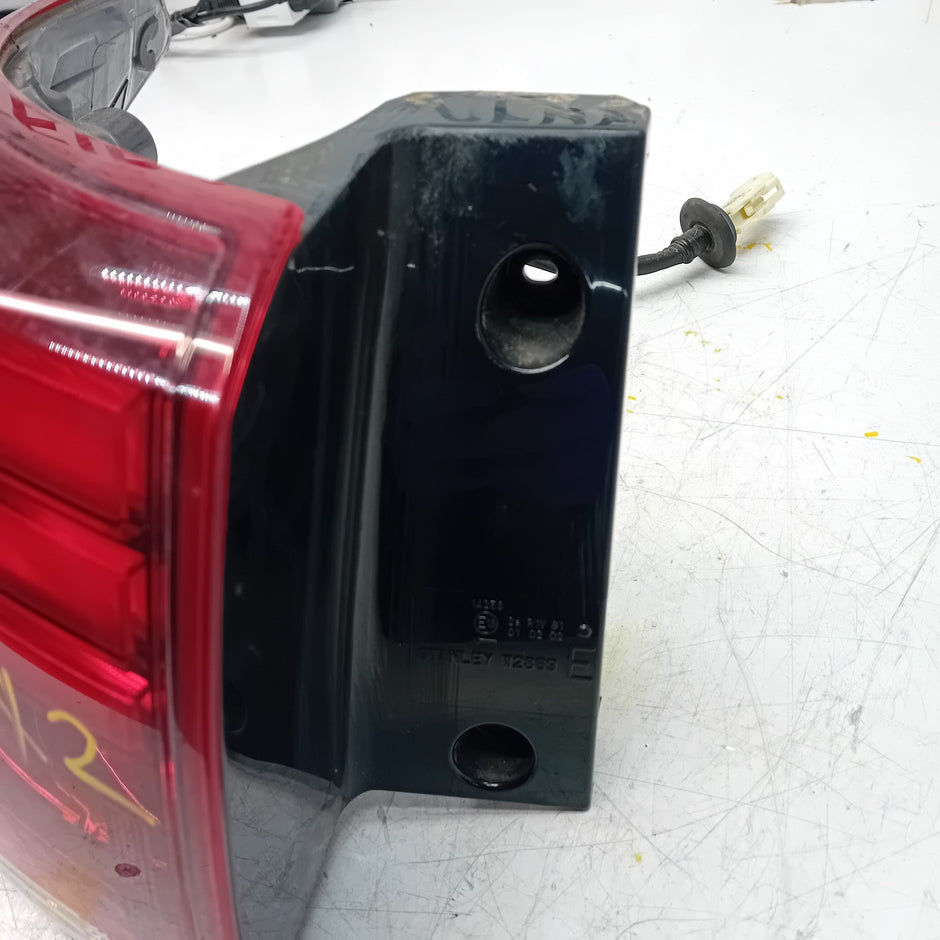 MITSUBISHI OUTLANDER MK3 2015-19 PASSENGER SIDE NS OUTER REAR TAIL LIGHT FMT142