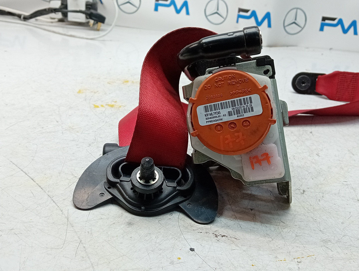 MERCEDES A-CLASS  FRONT RIGHT SEAT BELT WITH PRETENSIONER A1778600800 FMS82 OSF