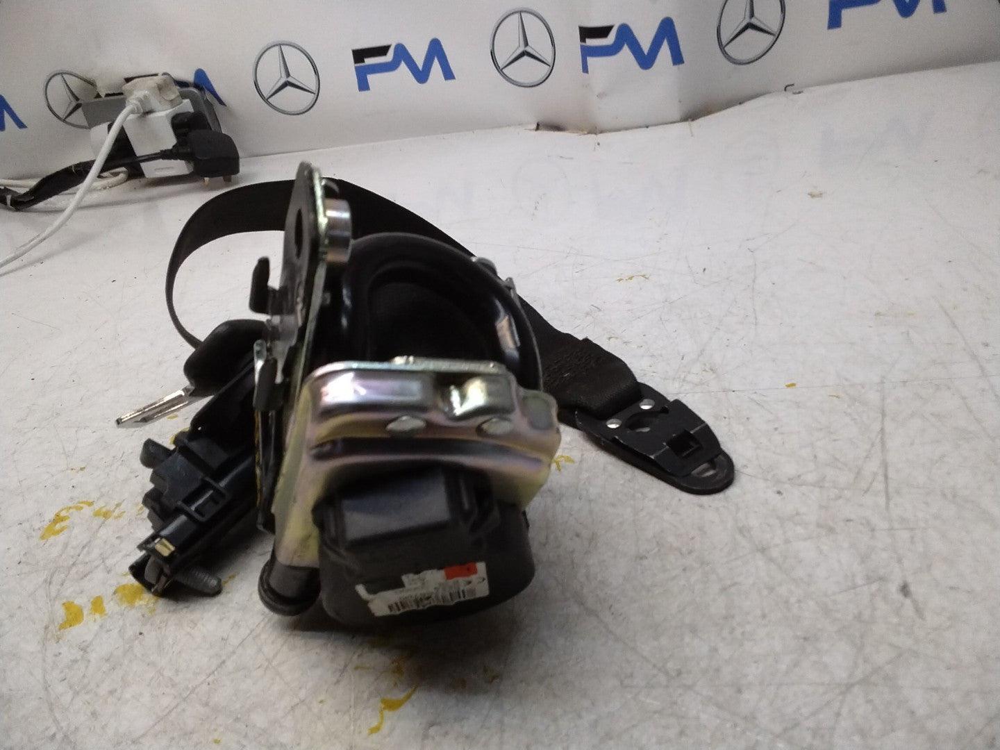 MERCEDES C CLASS SEAT BELT FRONT LEFT PASSENGER SIDE A2058600185 FMS294 NSF