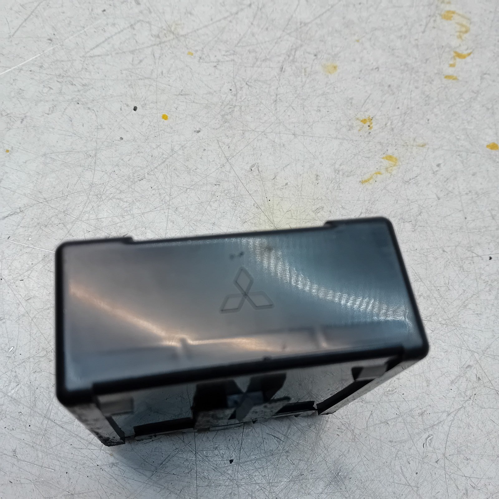 MITSUBISHI OUTLANDER 2015-19 FOUR WHEEL DRIVE CONTROL MODULE 8631A955 FM00960