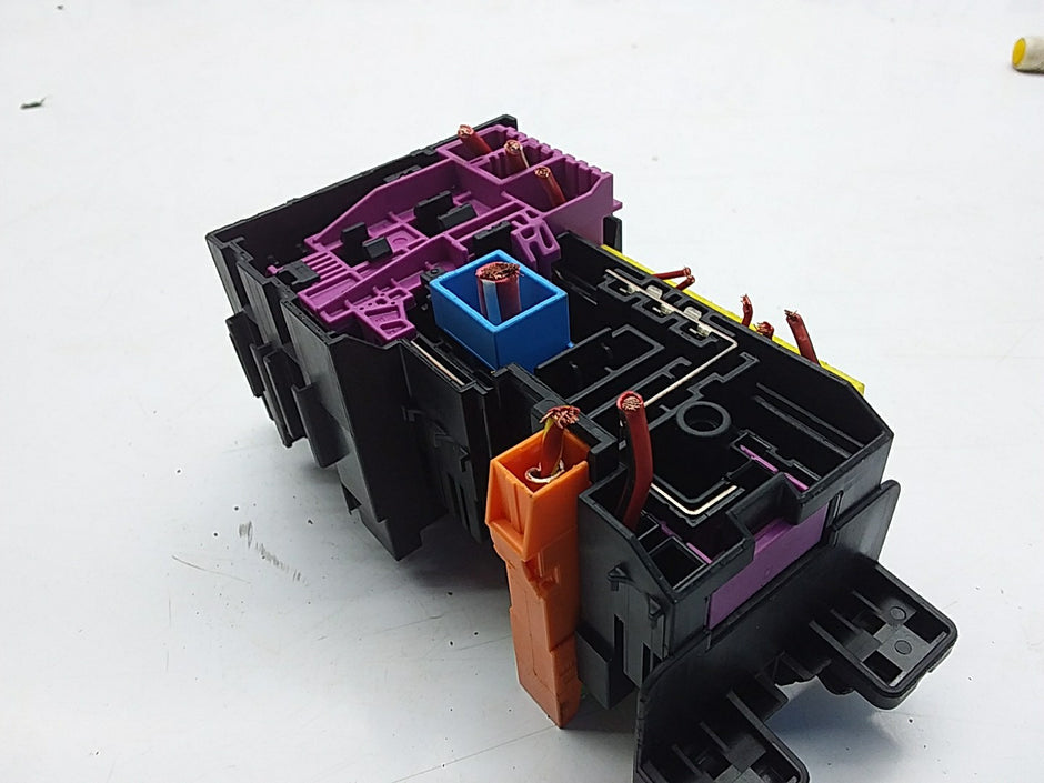 MERCEDES C CLASS FUSE RELAY BOX A2059067200 W205 2014 - 2021 FMF24
