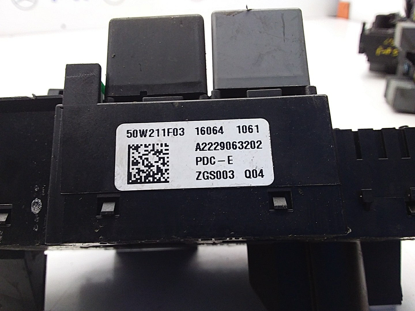 MERCEDES BENZ S-CLASS W222 FUSE BOX RELAY  A2229063202 FMF67