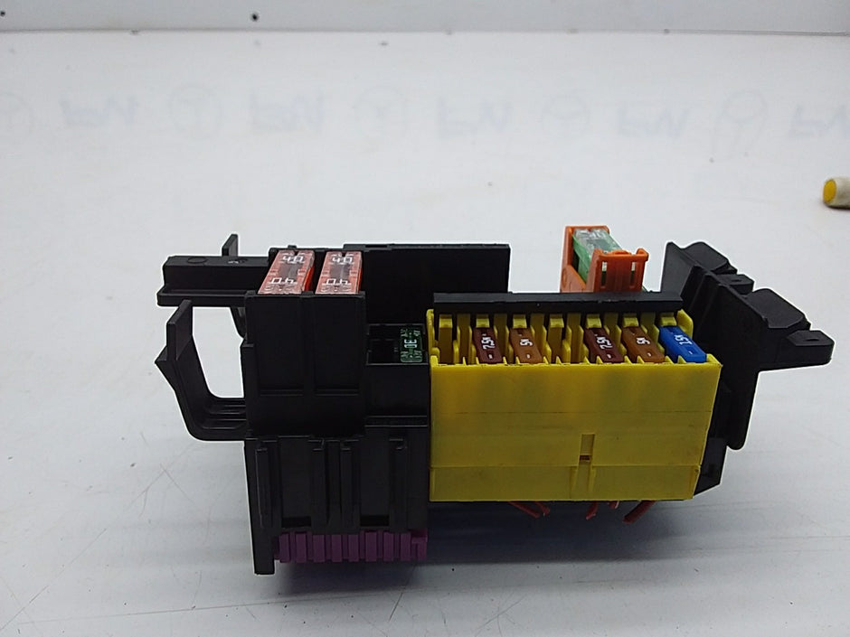 MERCEDES C CLASS FUSE RELAY BOX A2059067200 W205 2014 - 2021 FMF24