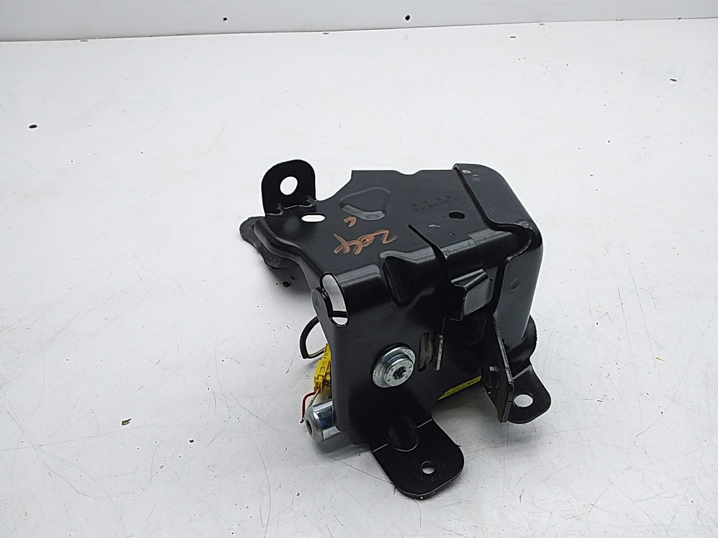MERCEDES C-CLASS W204 SEAT BELT REAR  LEFT PASSENGER SIDE A2046301731 FMS207 NSR