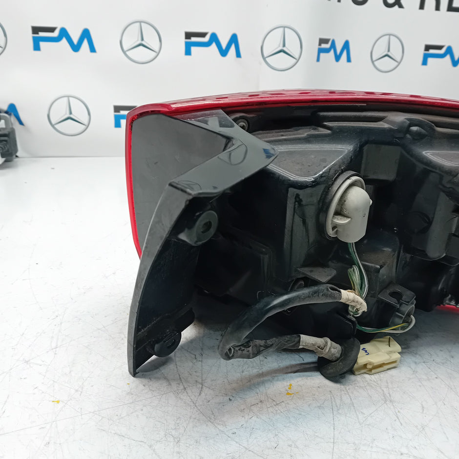 MITSUBISHI OUTLANDER MK3 2015-19 PASSENGER SIDE NS OUTER REAR TAIL LIGHT FMT133
