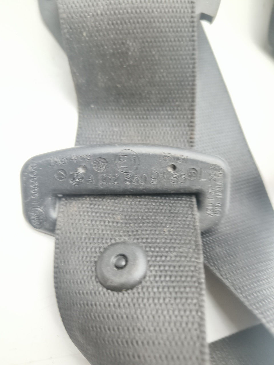 MERCEDES E CLASS W212  SEAT BELT FRONT LEFT PASSENGER SIDE A2128609185 FMS18 NSF