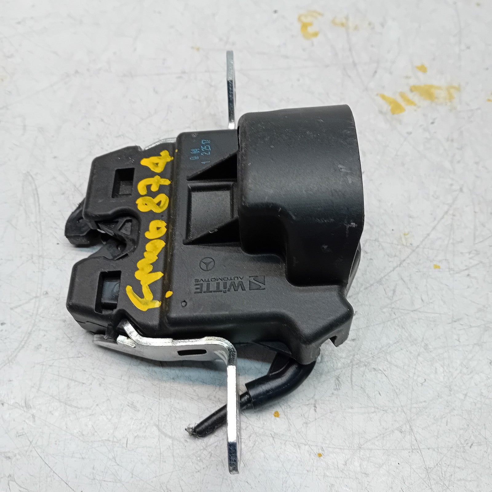 GENUINE MERCEDES BENZ C-CLASS W205 TRUNK LID LOCK LATCH FM00874